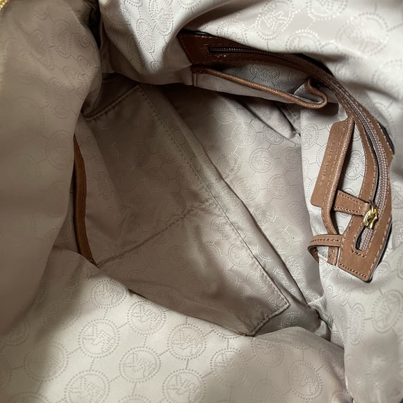 Michael Kors Leather purse - Picture 2 of 3